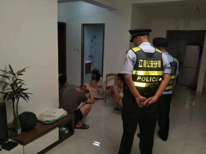 共抓获传销人员322人,清查出租屋321间,现场贴封条查封涉案出租屋32间