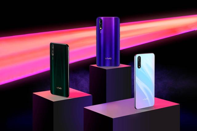 vivo Z5实力登台，4500mAh大电池+4800万三摄，续航拍照两不误