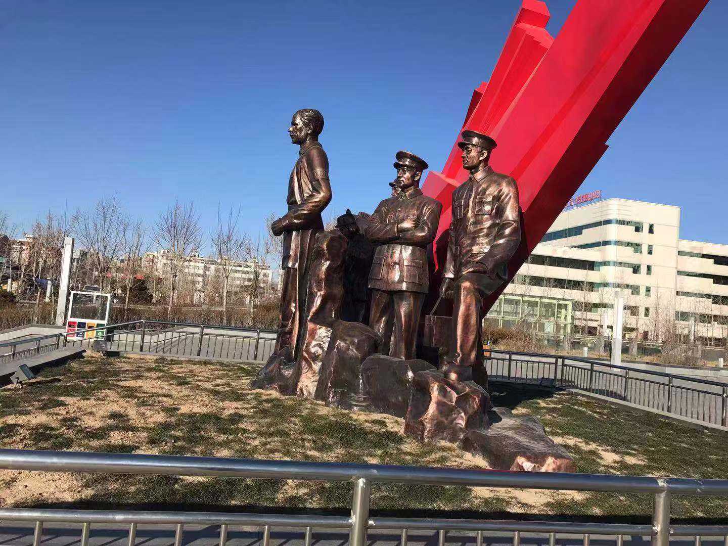 欧洲最污的雕像,美女赤身沐浴河中,夜晚却吓