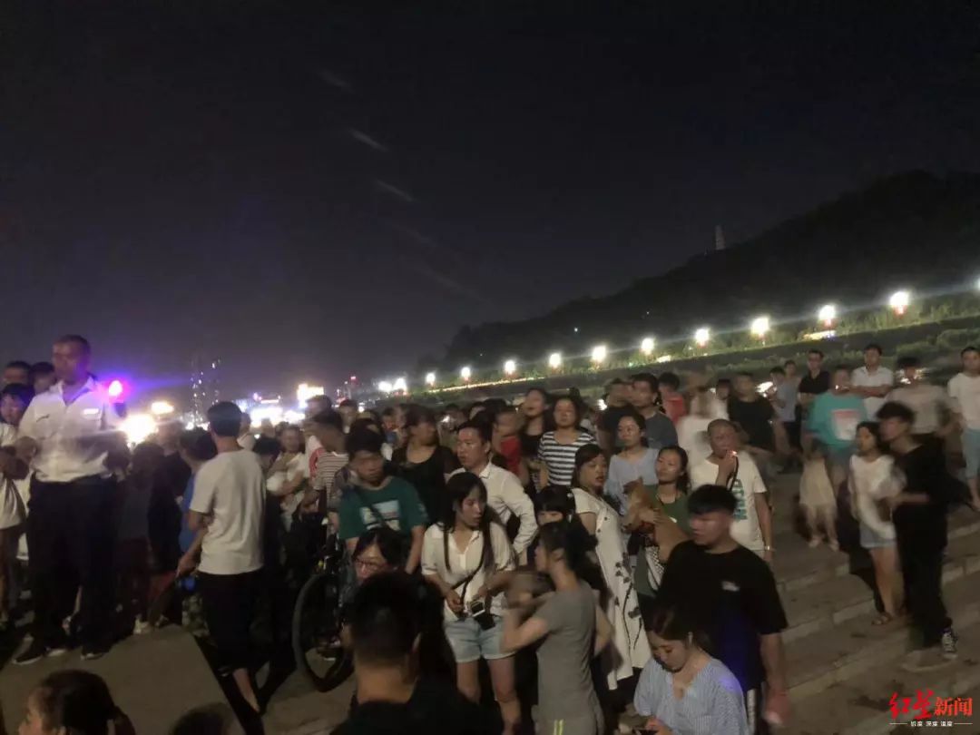 小伙2次跳江自杀,多部门搜救未果!第二天母亲接到一个陌生电话... 凯旋门棋牌下载