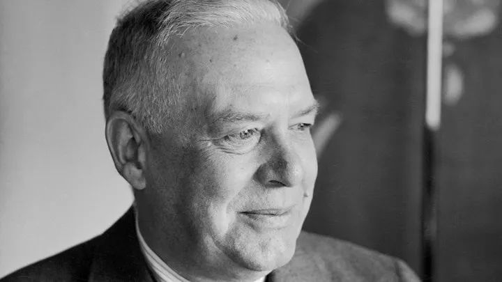 华莱士史蒂文斯(wallace stevens,1879—1955)