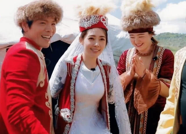 郭碧婷有多幸福?看了向佐送的“七夕”礼物:被贫穷限制了想象! 新永利娱乐首页