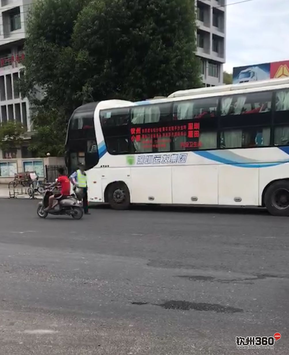 2019年7月22日 ▍图文来源:钦州360网友,钦州运管处,钦州交警