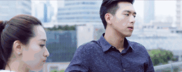 比如:相亲时用生命找话题;偶遇多年没见的朋友,明明无话可说却要礼貌