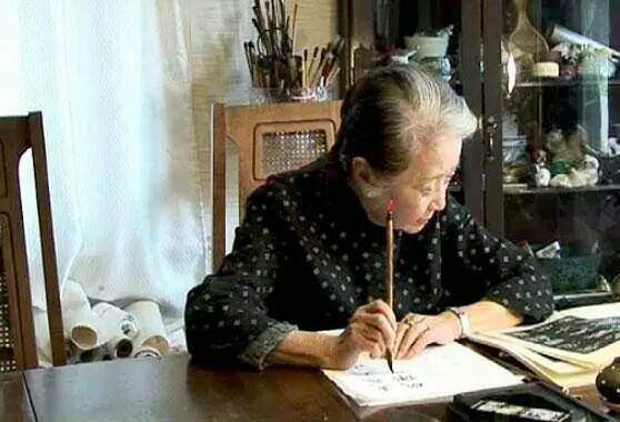 爱恋十五年,写信百封,眼看她嫁外国人,晚年相见