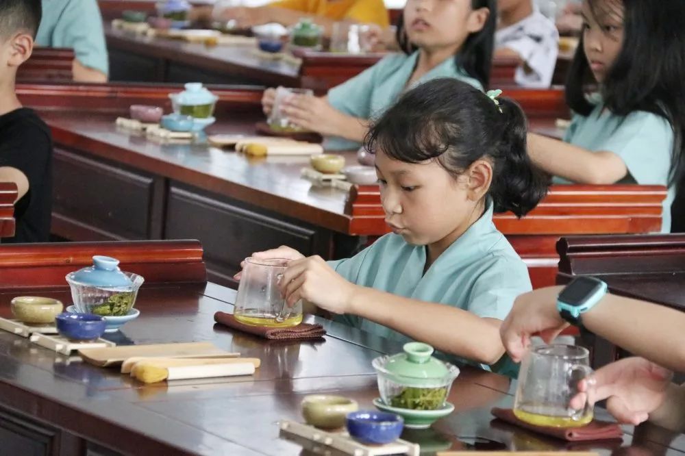 耒阳孔子学院来了一大群学生,干啥呢?
