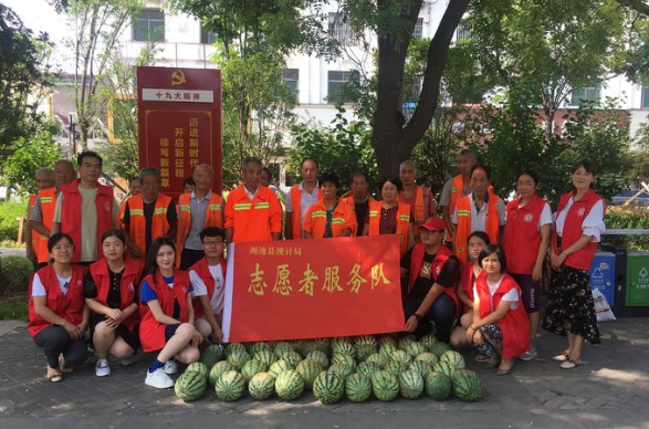 渑池县统计局:情系环卫工 酷暑送清凉 xbet星投体育