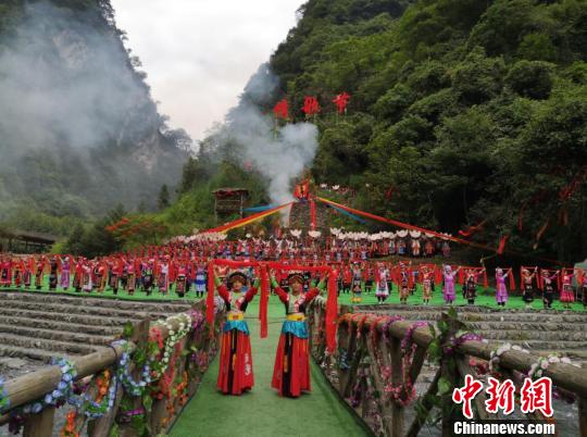 3000余人欢聚北川共赏情歌节 再现古羌传统歌舞 龙八国际娱乐网址