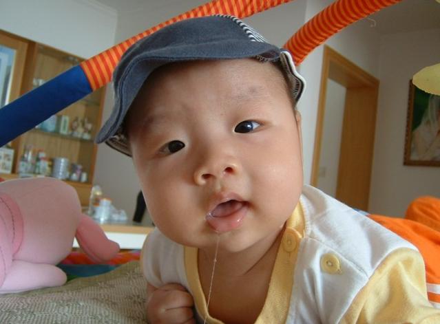 奉勸家長：孩子兩歲前，不要給寶寶餵這兩種輔食