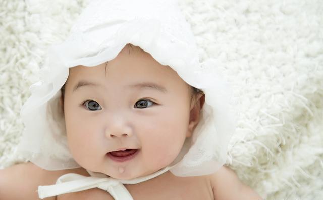                     别再给宝宝挤乳房了！科学护理方法，让宝宝更健康