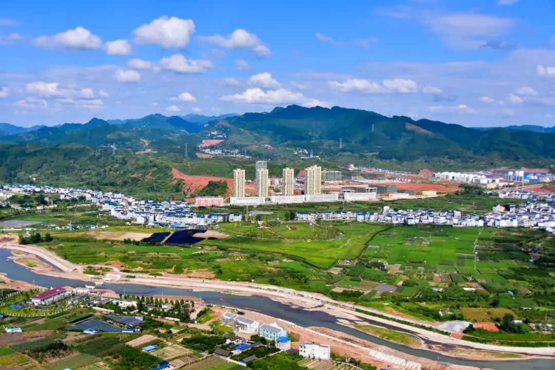 坐直升飞机看余庆是什么感觉?视频来了!