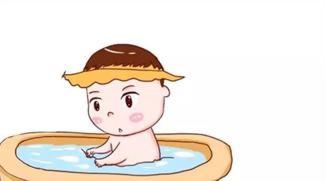 夏天宝宝长痱子用凉水洗澡,看似合理却不科学!