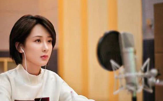 《香蜜》幕后配音照,杨紫姿势超随意,罗云熙紧