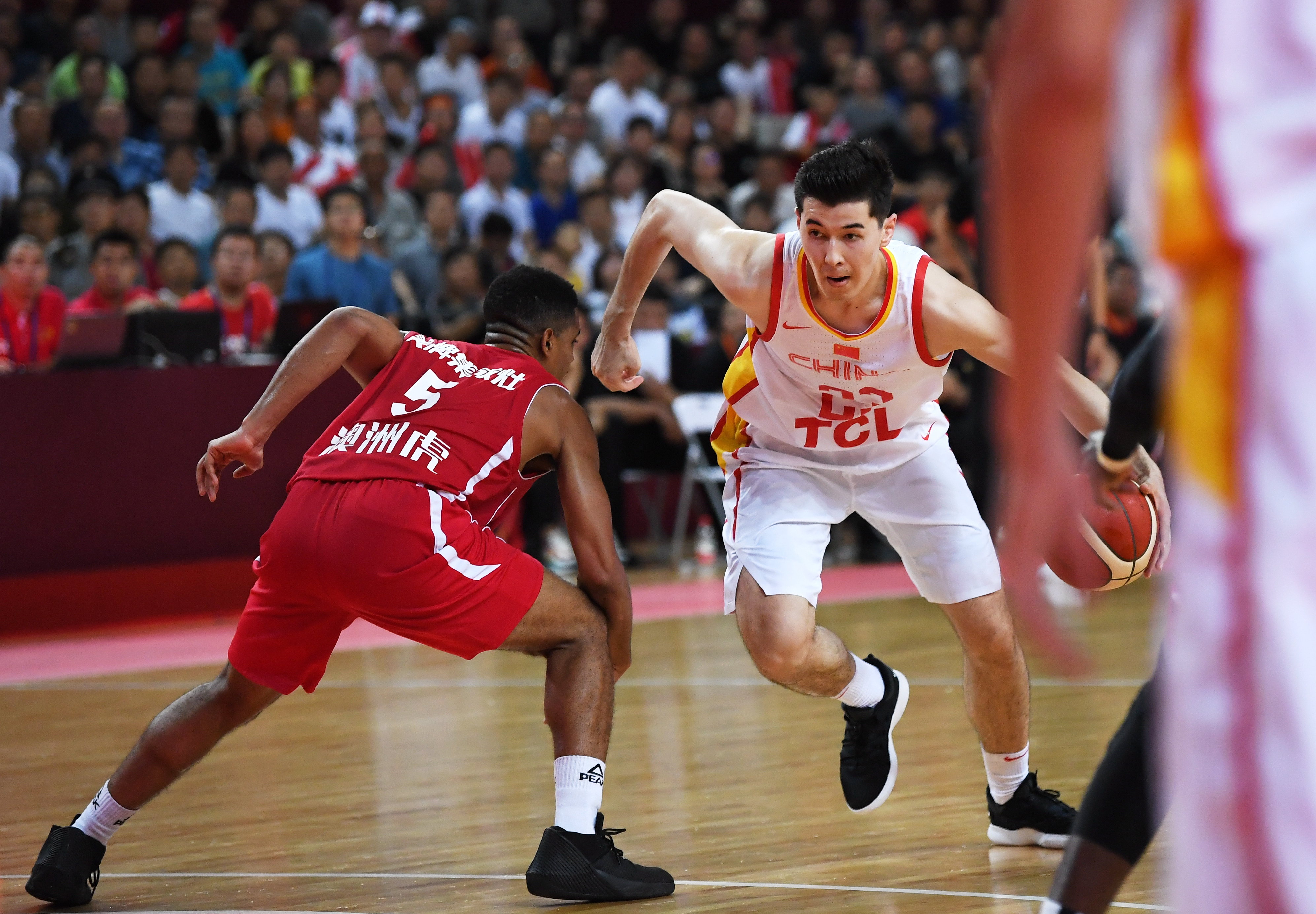 篮球丨国际男篮对抗赛:中国胜喀麦隆