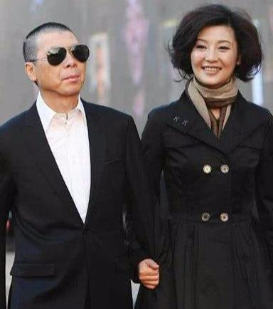 41岁挤走原配嫁导演,16年生不出孩子被抛弃,今前夫另娶新欢 sbf胜博发网站