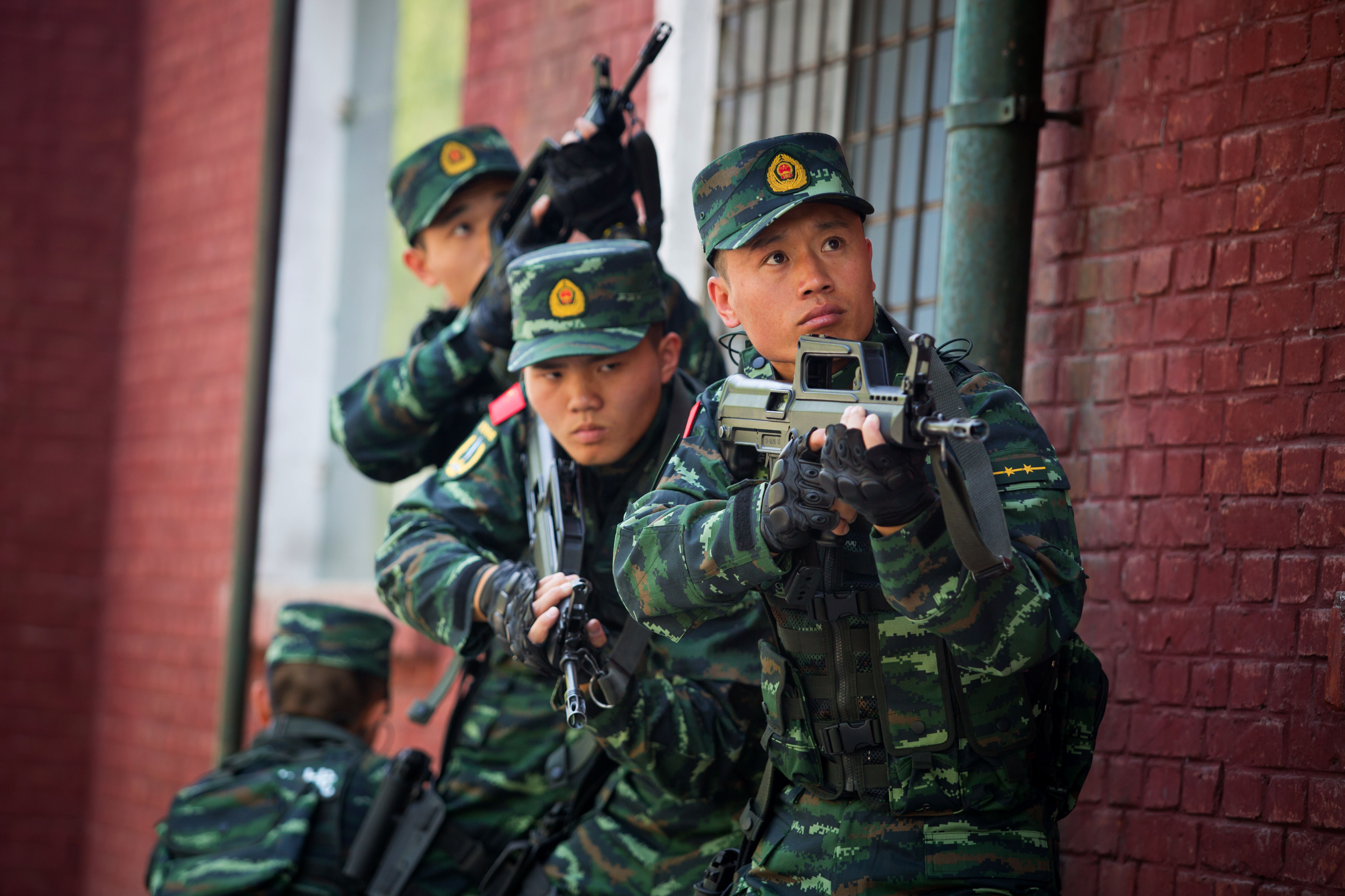 赤胆忠心的反恐尖兵——记武警黑龙江总队某支队特战大队大队长李玉峰