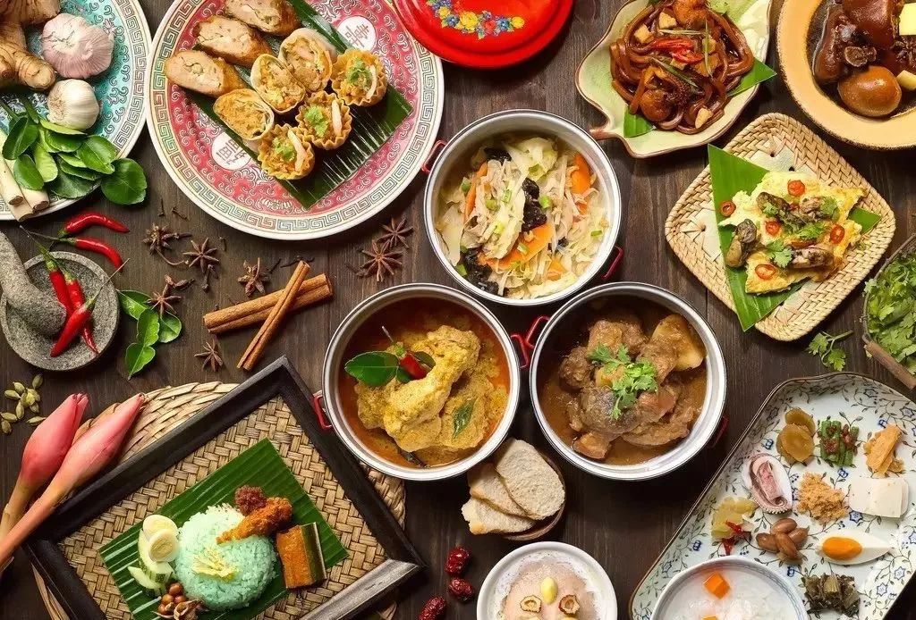 娘惹菜  混合马来菜和中国菜的特色,风味别树一格.