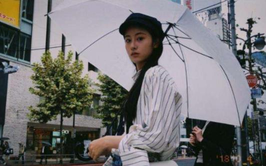 心理测试:三个眼神,哪一个是最狠毒的?测你最害怕谁?准哭了 e世博体育平台