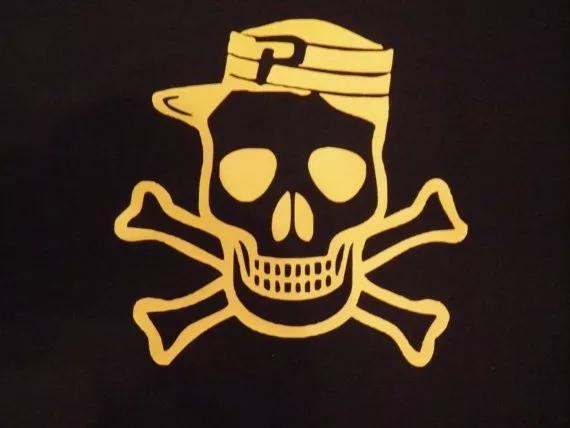 当时,骷髅头与十字骨也成了 棒球队匹兹堡海盗的标志,并出现在了许多