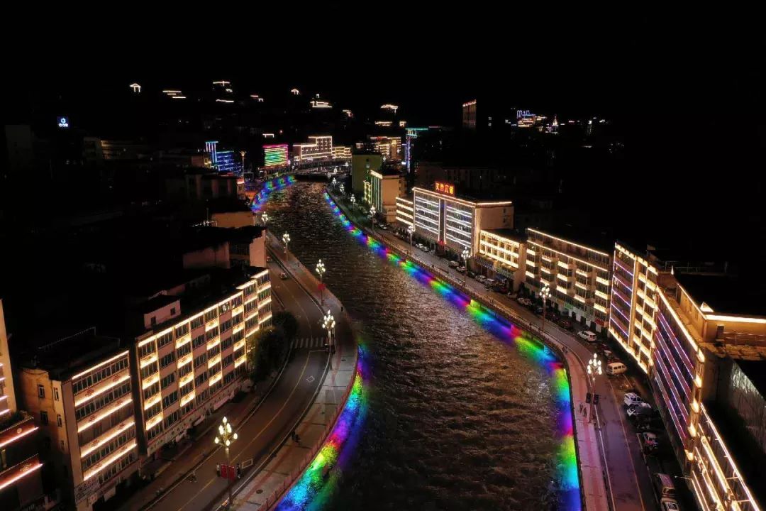 城市就是景区 马尔康"夜色撩人"_夜景