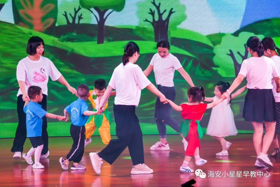 高尔夫校区草莓班亲子舞蹈《恰恰恰》