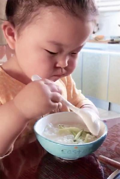                     这碗“毒汤饭”，拖垮太多娃的脾胃了！就算再溺爱孩子，也不能喂