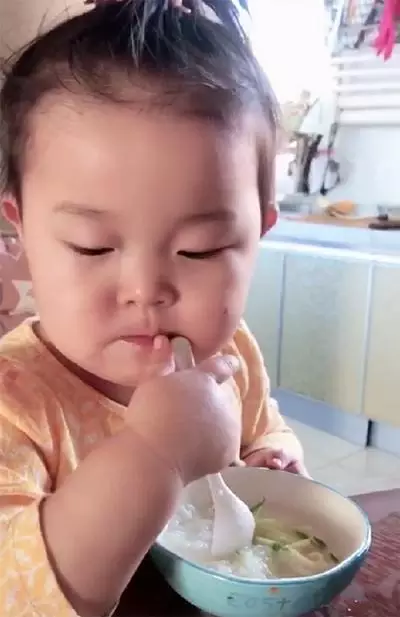                     这碗“毒汤饭”，拖垮太多娃的脾胃了！就算再溺爱孩子，也不能喂