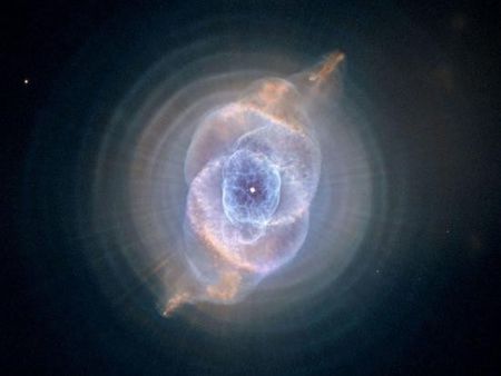 超大恒星更强大吗?比黑洞质量更大的恒星能吞并黑洞?然并卵!