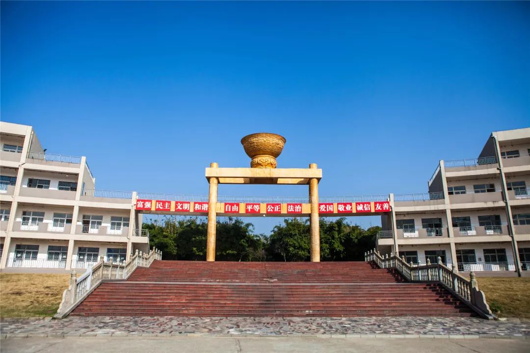 学校简介|欢迎报考江西旅游商贸职业学院