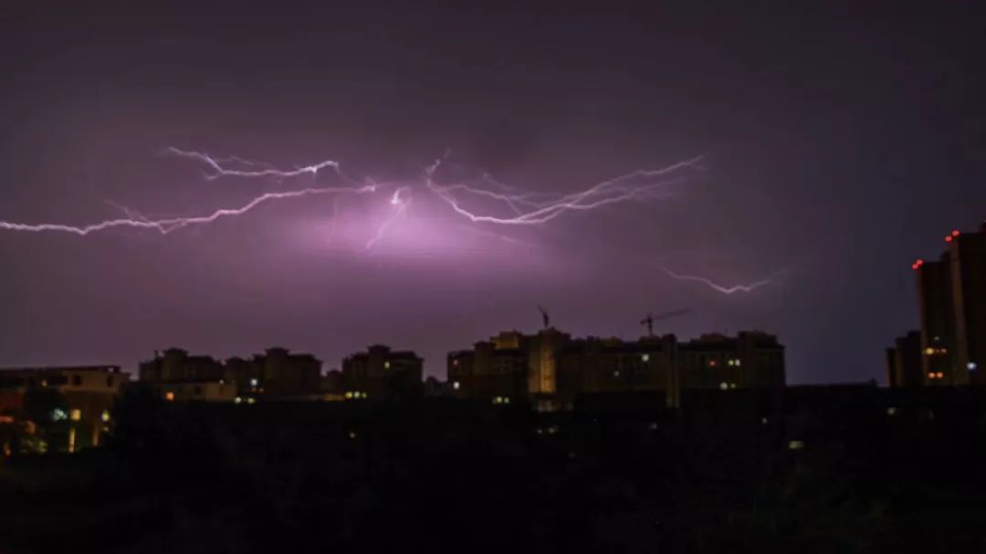 电闪雷鸣大雨倾盆昨夜丰县人经历了什么