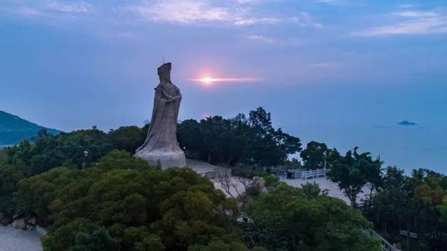 相关链接 湄洲岛是国家级风景名胜区,海洋特别保护区和国家旅游度假