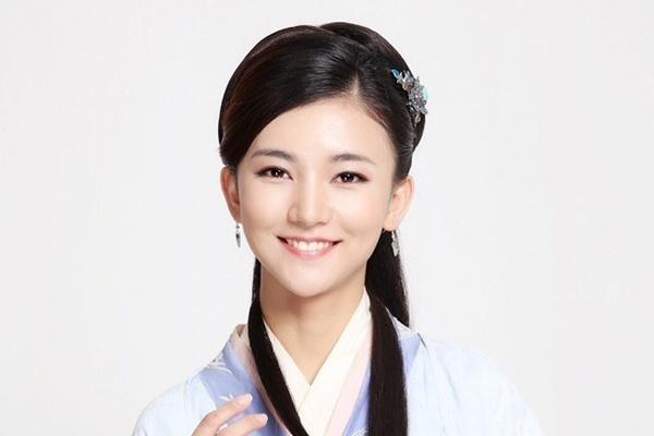 长相靓丽演技精湛的女演员李欣颖