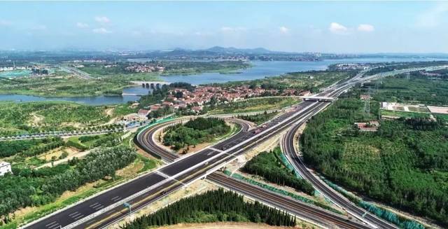 又增一条双向八车道!滨莱高速改扩建项目通过验收