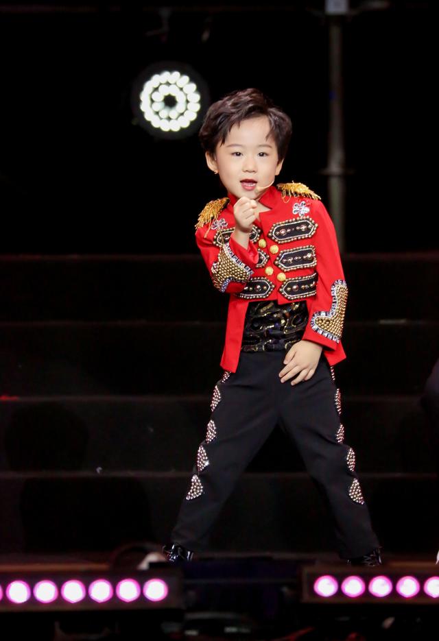 骄傲少年李沛锦superstar活力满值嗨爆全场