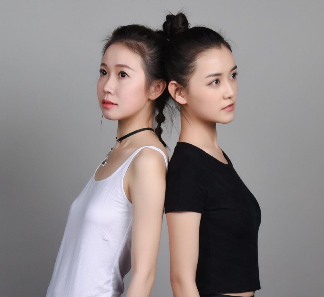蒋依依与姐姐拍时尚大片,五官差异太大,姐姐名