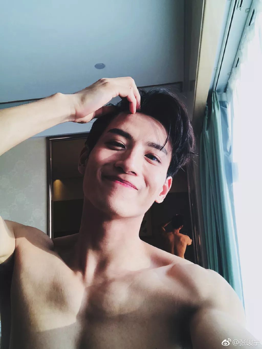 连杨幂都能撩到的霸总其实是肌肉小奶狗!十年