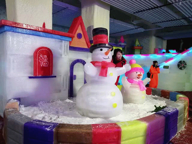 正飞冰雪世界 有近2000㎡的超da娱雪区 堆雪人打雪仗,冰上乒乓球冰上