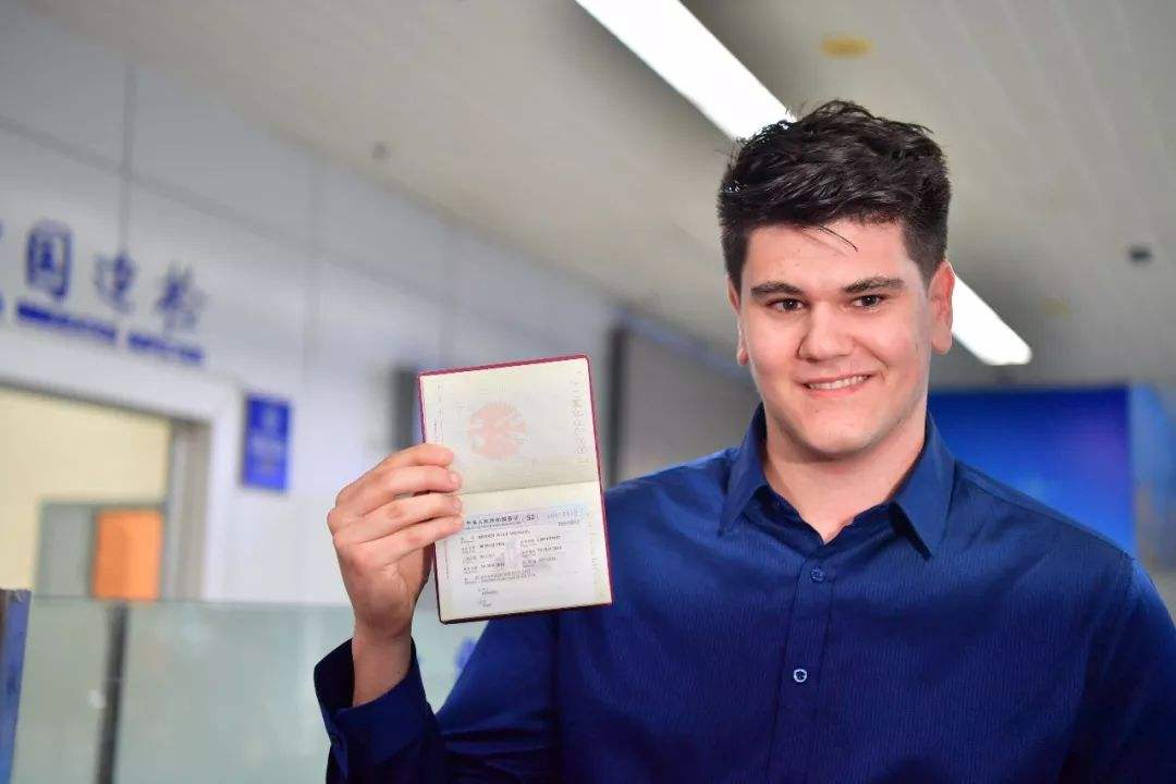 新版外国人来华工作许可证正式签发|外国人工作签证办理指南