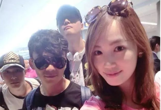 或许是王宝强曝光离婚内幕曝光的过于突然,马蓉和宋喆并未做好背稿的