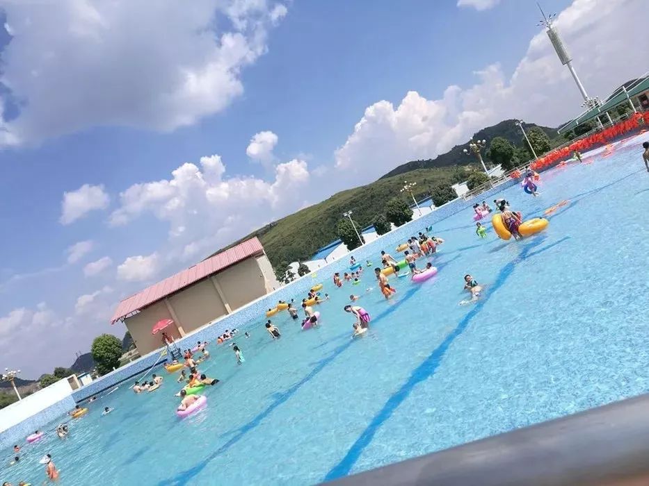 一大一小套票抢购价99元安顺万象旅游城水上乐园