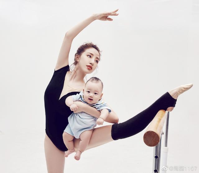 肤白貌美气质出众!艺体女神抱着儿子练习压腿,有爱互动萌出天际 盈丰平台棋牌