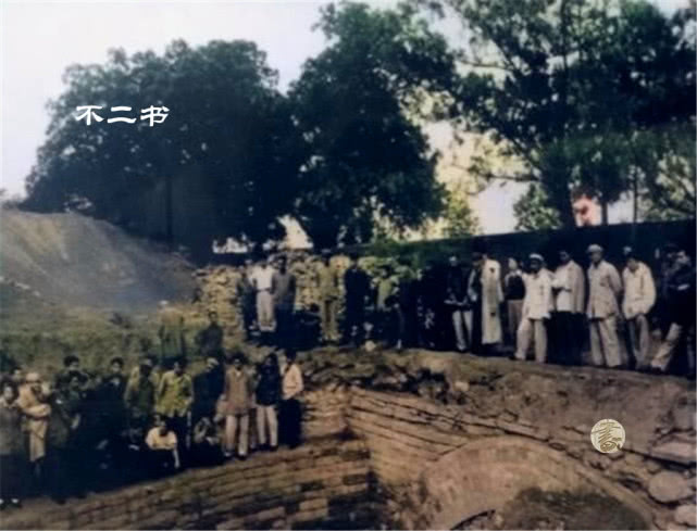 上色老照片:定陵挖掘现场,代价惨痛的记忆,自此不再挖掘帝王陵