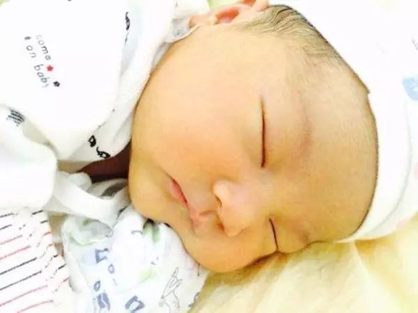                     月嫂总结那些被新手妈妈问过一万遍的问题