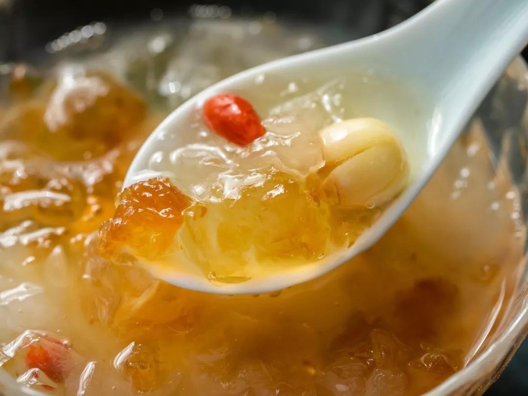 桃胶皂角米雪燕银耳汤怎么做_桃胶皂角米雪燕银耳汤的做法_豆果美食