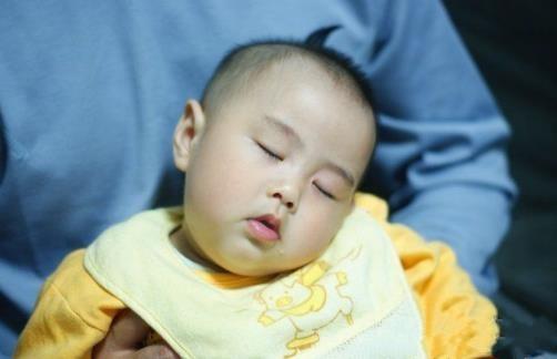                     孩子睡着后的5个反应，是脾胃“求救”信号，父母要重视