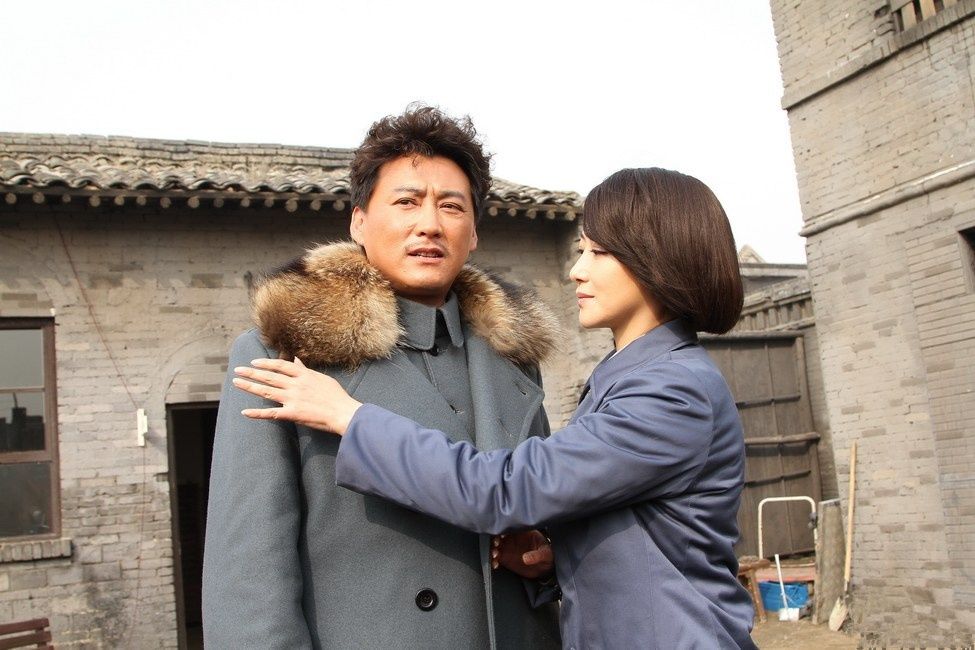 陈紫函饰演的中共地下党"李梦云"与由刘小锋饰演的抗日义勇军"刘大鹏"