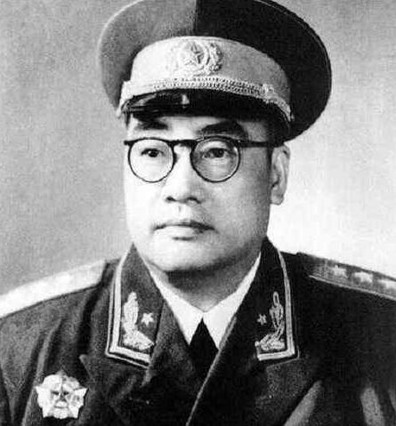 他曾担任军委纵队司令,保护中央军委安全,亲批军委印信让他保管 澳门金沙网站