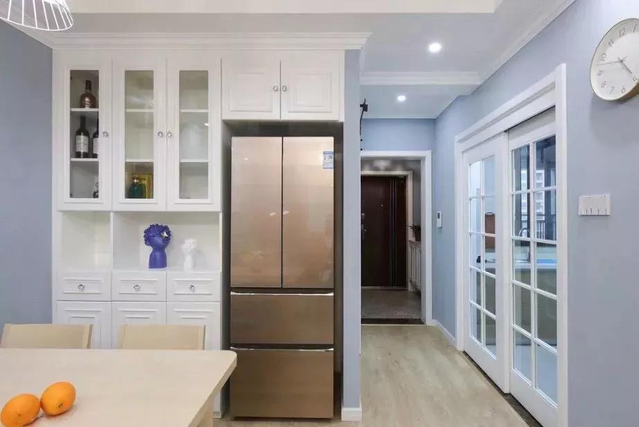 冰箱嵌入餐边柜设计,如今正流行,美观实用还省空间!