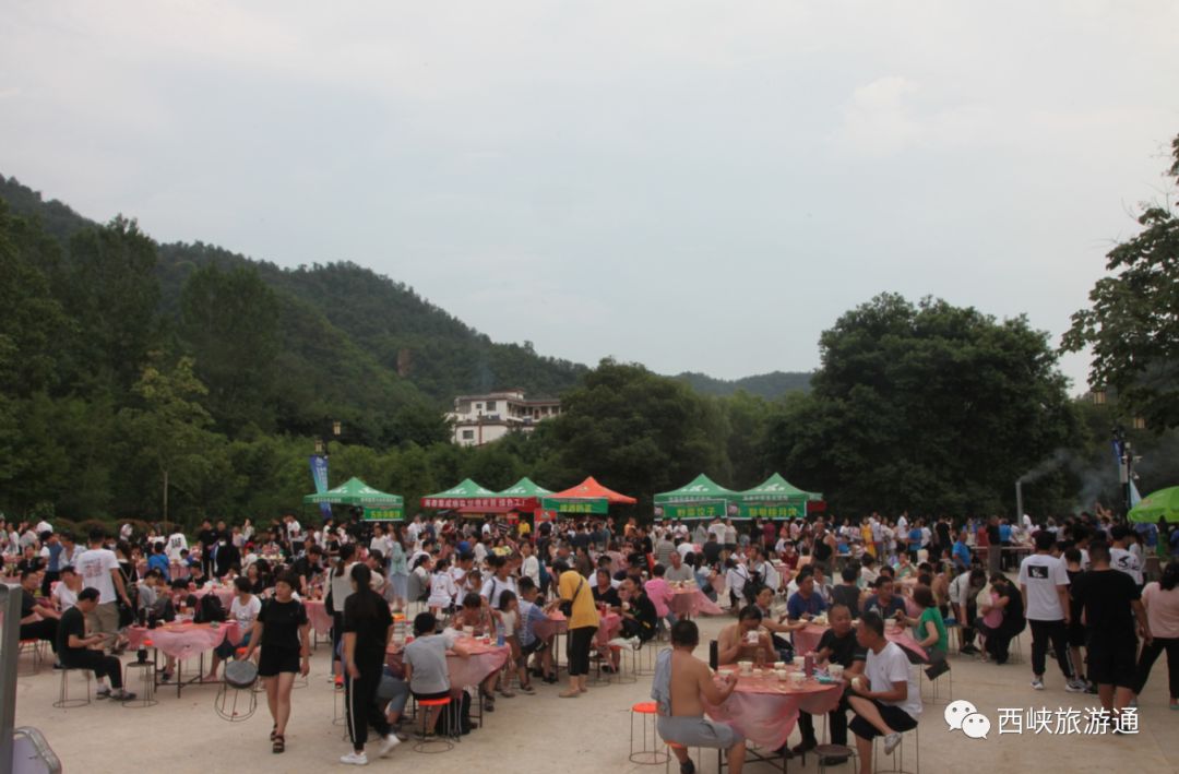 【千人狂欢】2019西峡消夏露营夜，避暑音乐节活动现场热烈火爆…