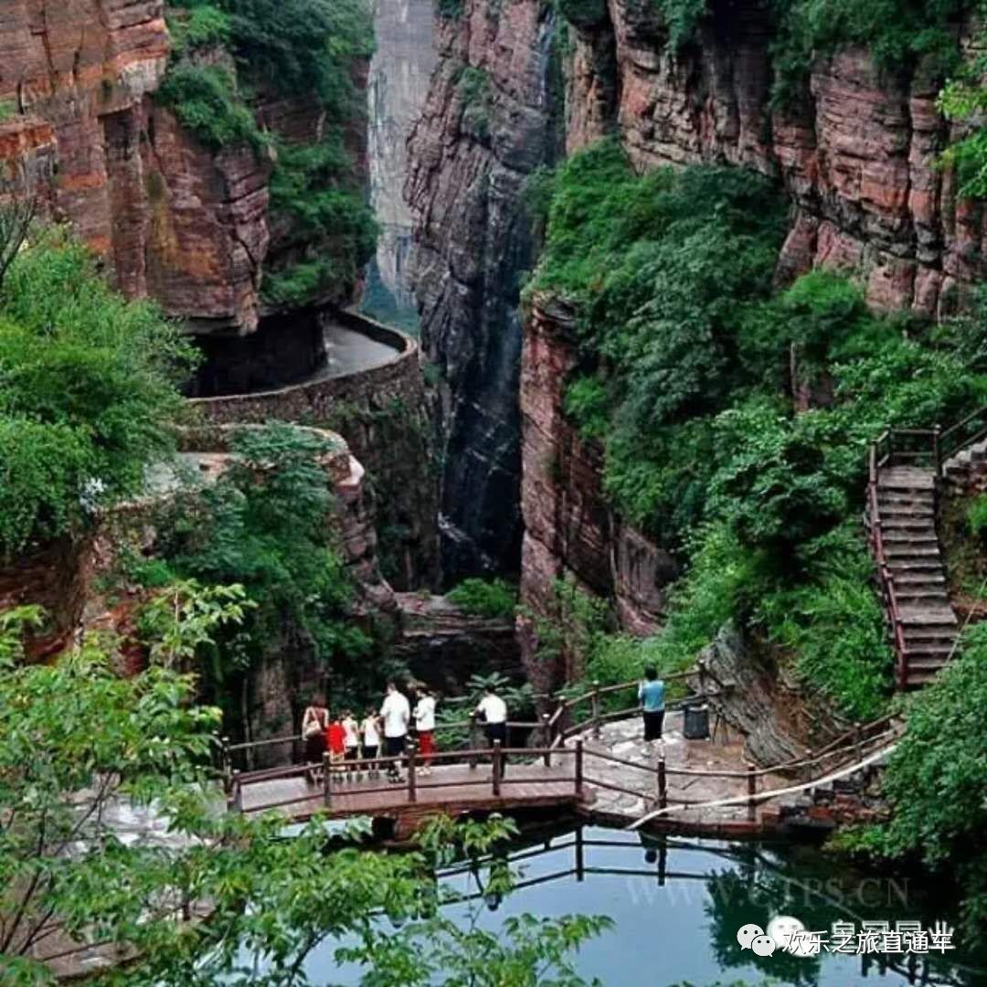 南坪村,隶属于河南省新乡市辉县市沙窑乡,属于aaaa万仙山景区核心